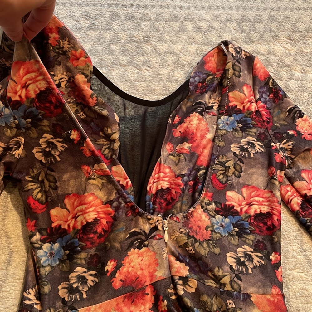 Women dress - Picture 8 of 8